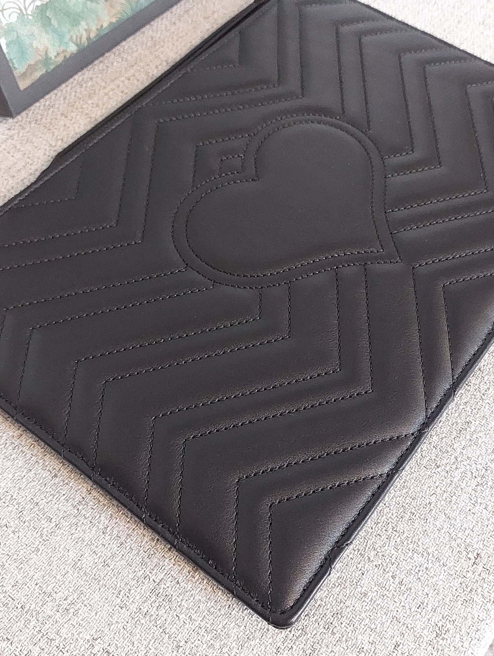 Gucci Marmont Animal Studs 2.0 Pouch - Picture 8 of 12